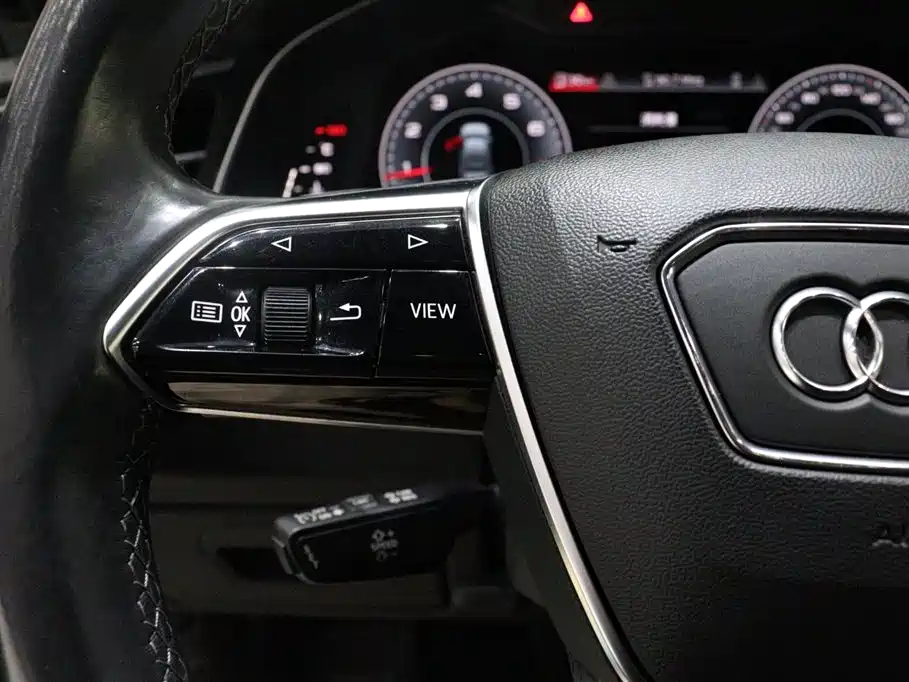 Audi A6L — фото 17