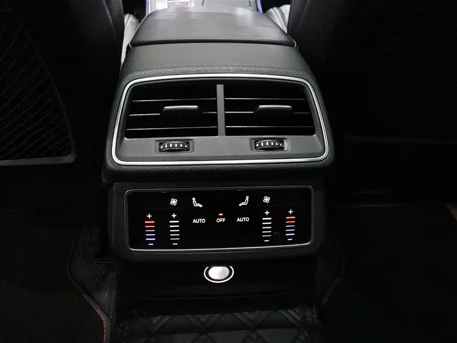 Audi A6L — фото 10