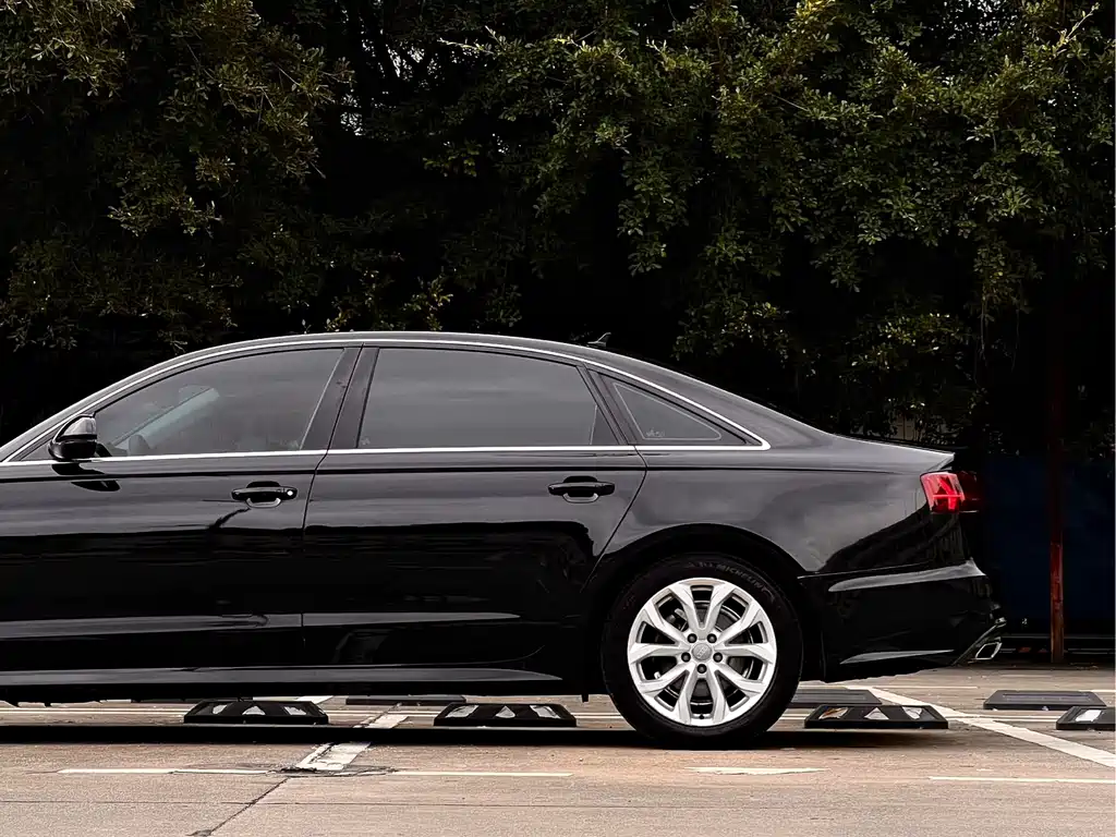 Audi A6L — фото 10