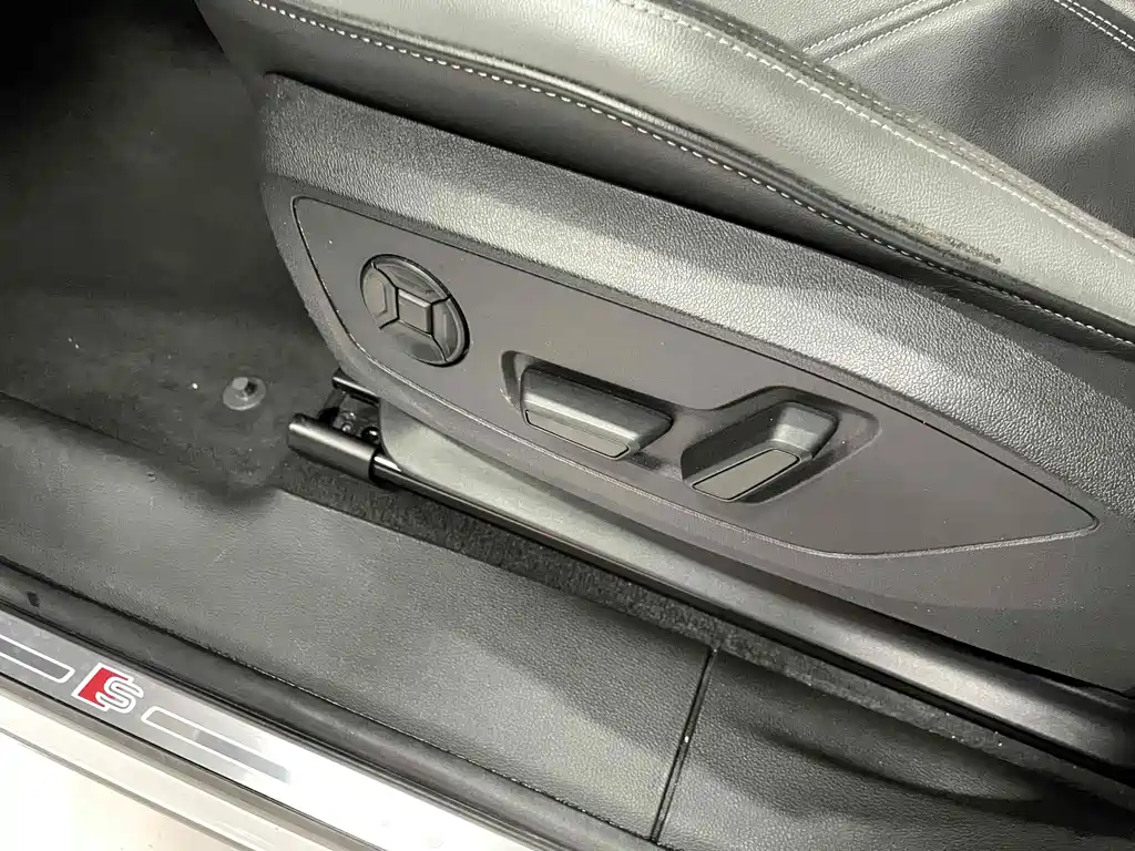 Audi Q3 Sportback — фото 11