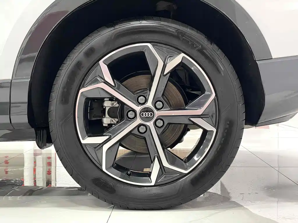 Audi Q3 Sportback — фото 15