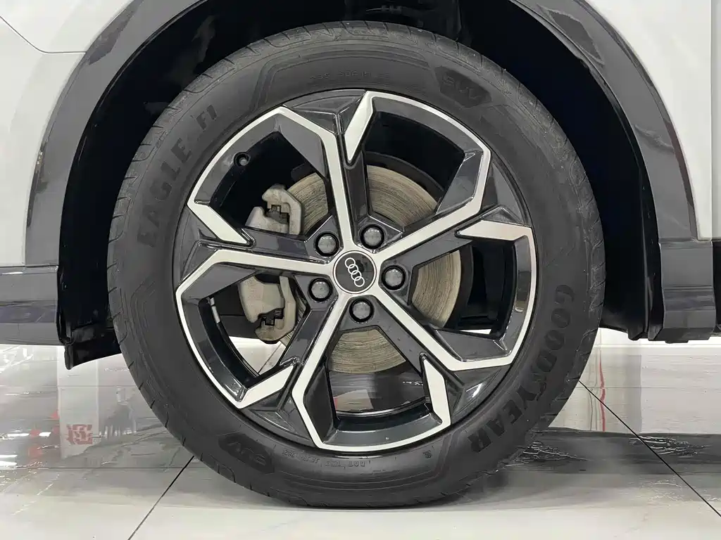Audi Q3 Sportback — фото 18