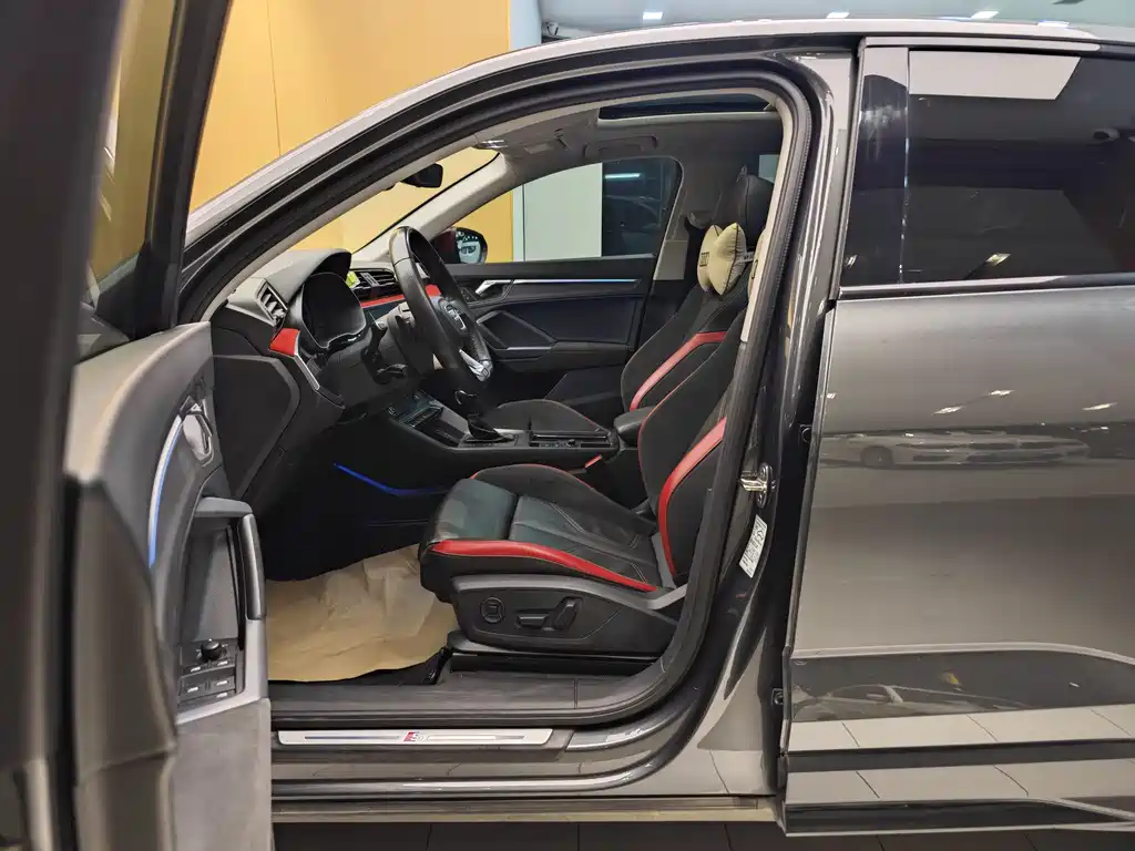 Audi Q3 Sportback — фото 14