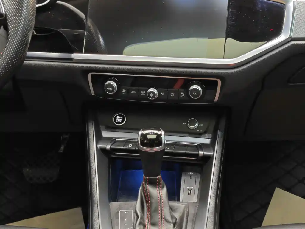 Audi Q3 Sportback — фото 19