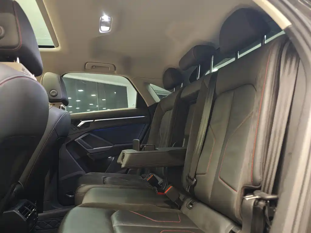 Audi Q3 Sportback — фото 23