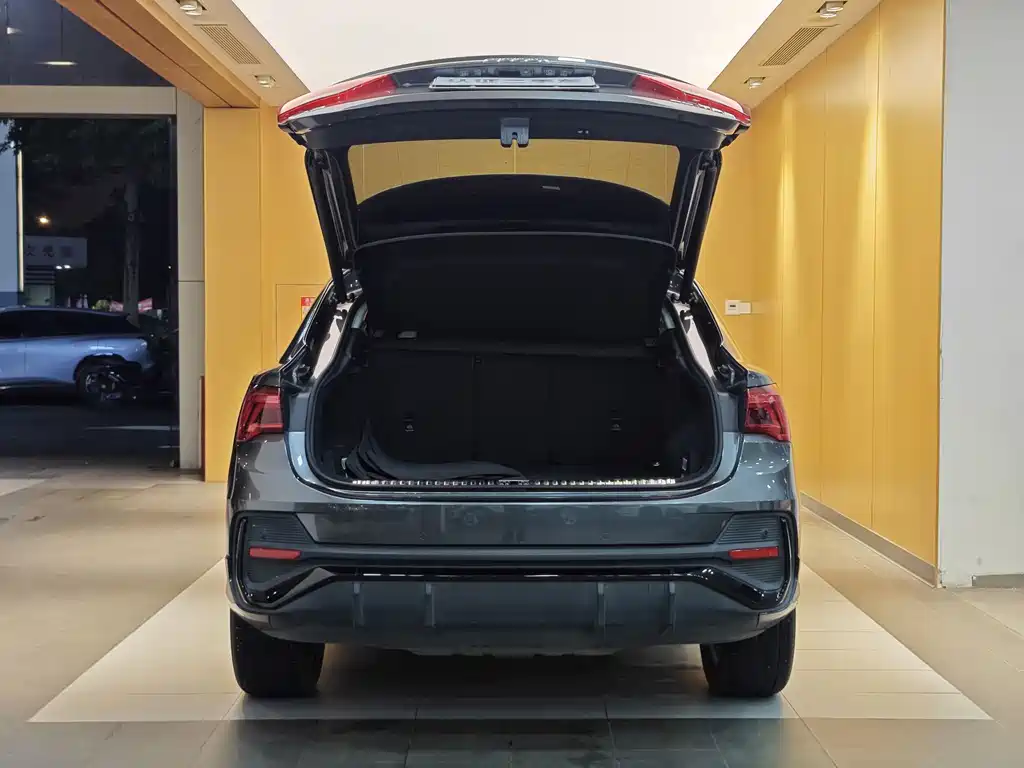 Audi Q3 Sportback — фото 28