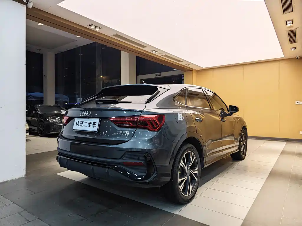Audi Q3 Sportback — фото 30