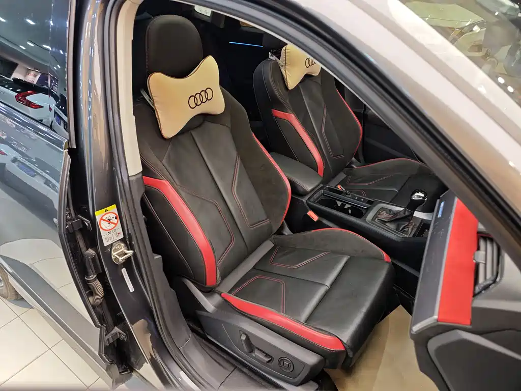 Audi Q3 Sportback — фото 35