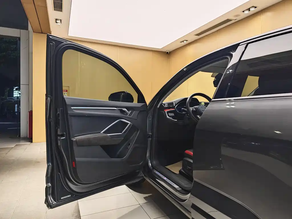 Audi Q3 Sportback — фото 8