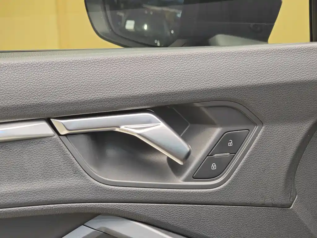 Audi Q3 Sportback — фото 9