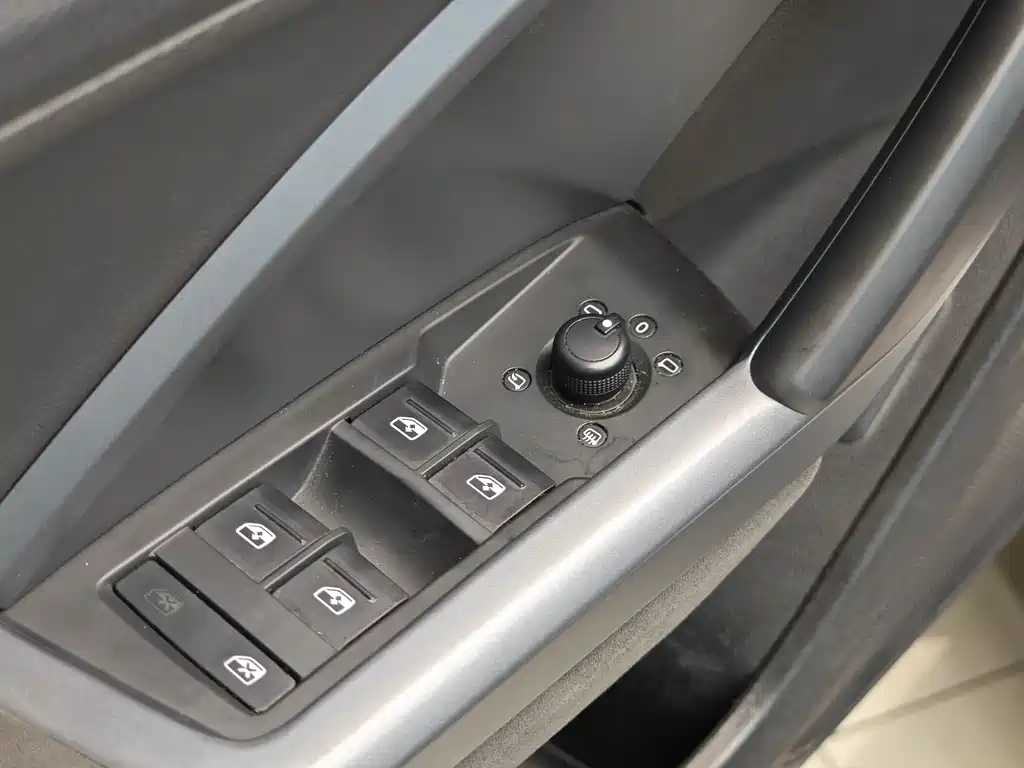 Audi Q3 Sportback — фото 10