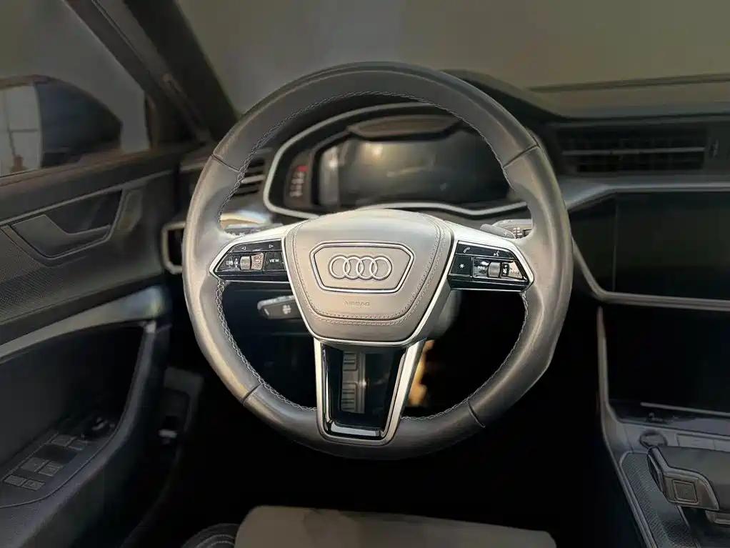 Audi A6L — фото 13