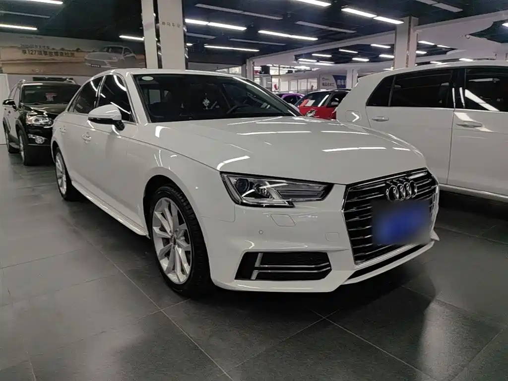 Audi A4L — фото 4