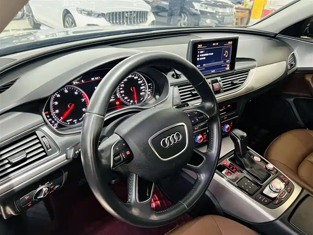 Audi A6L — фото 15