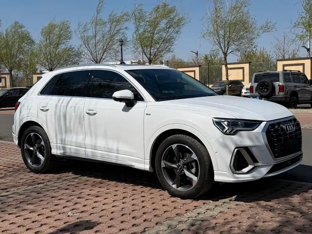 Audi Q3 — фото 3