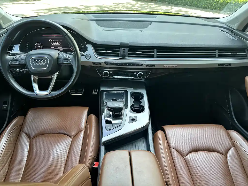 Audi Q7 — фото 5
