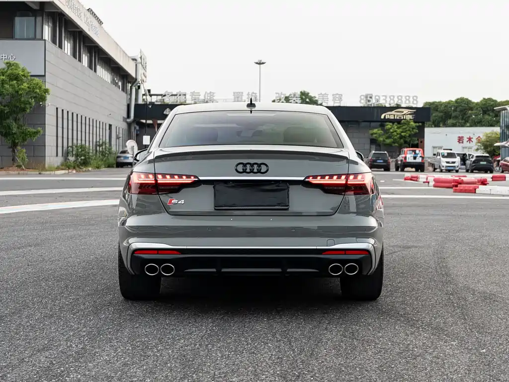 Audi S4 — фото 3