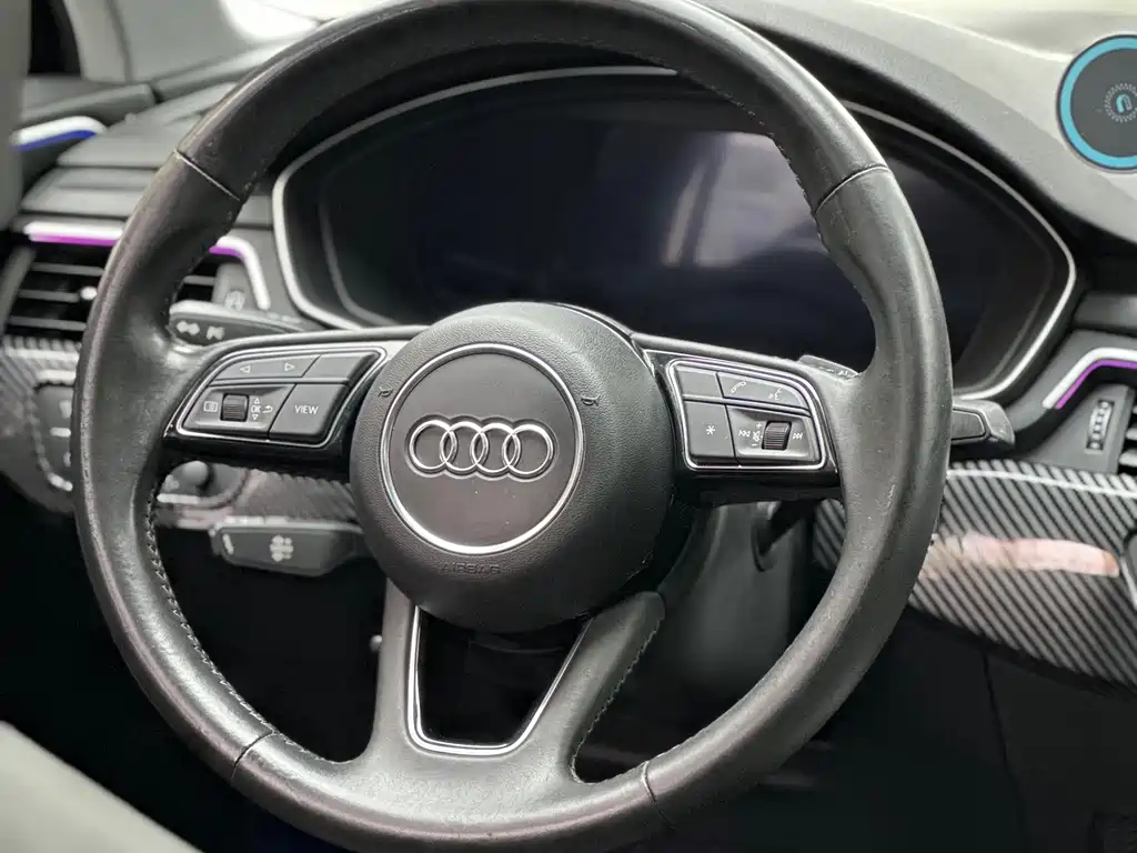 Audi A4L — фото 8