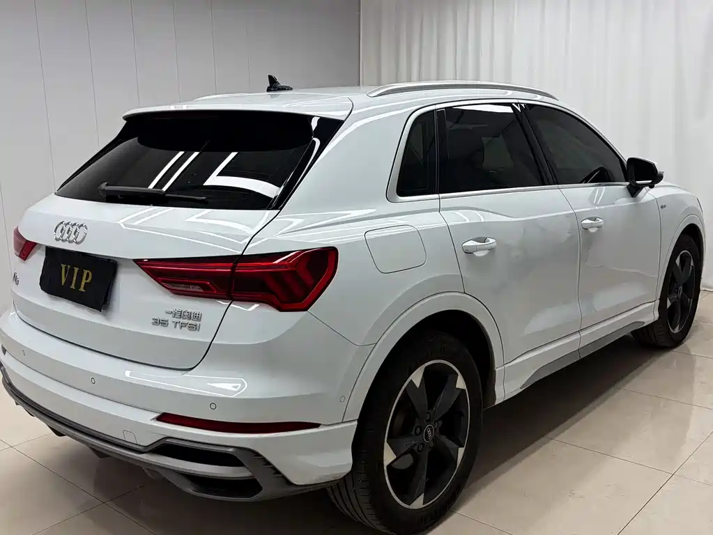 Audi Q3 — фото 4