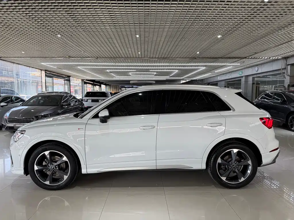 Audi Q3 — фото 6