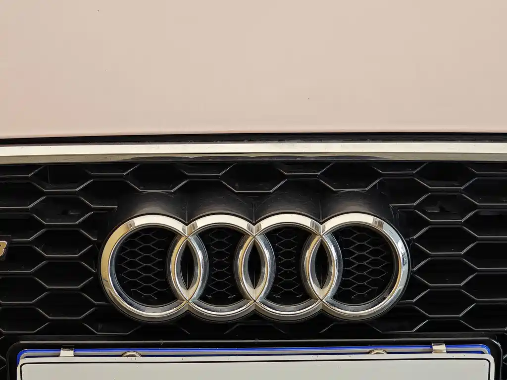 Audi Q3 — фото 3