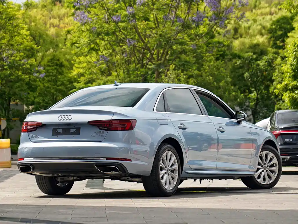 Audi A4L — фото 3