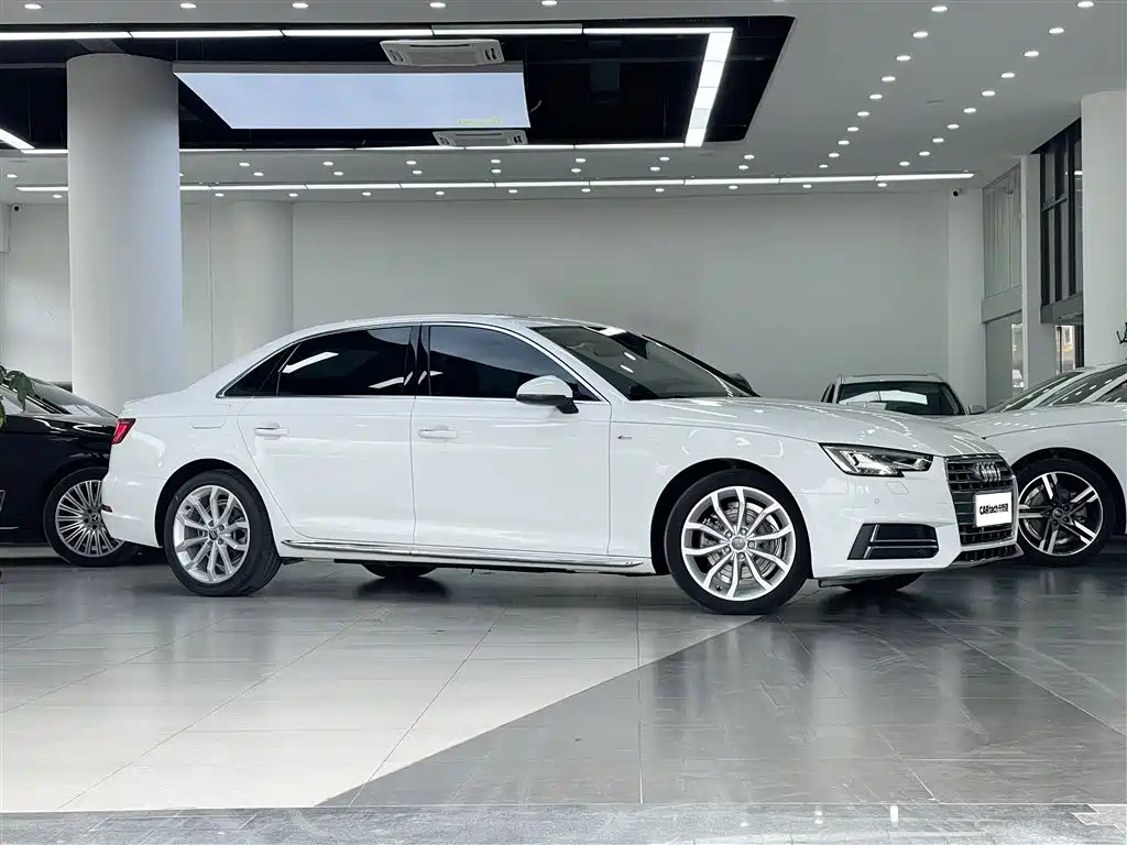 Audi A4L — фото 3