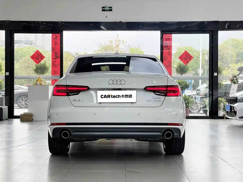 Audi A4L — фото 5
