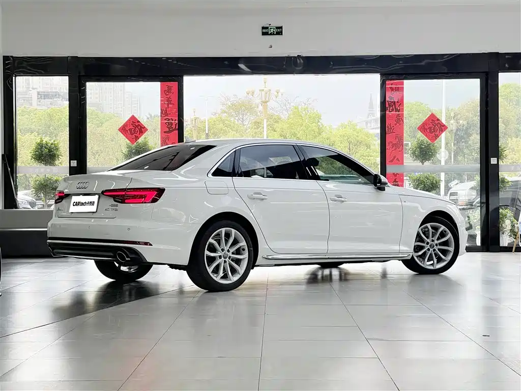 Audi A4L — фото 6