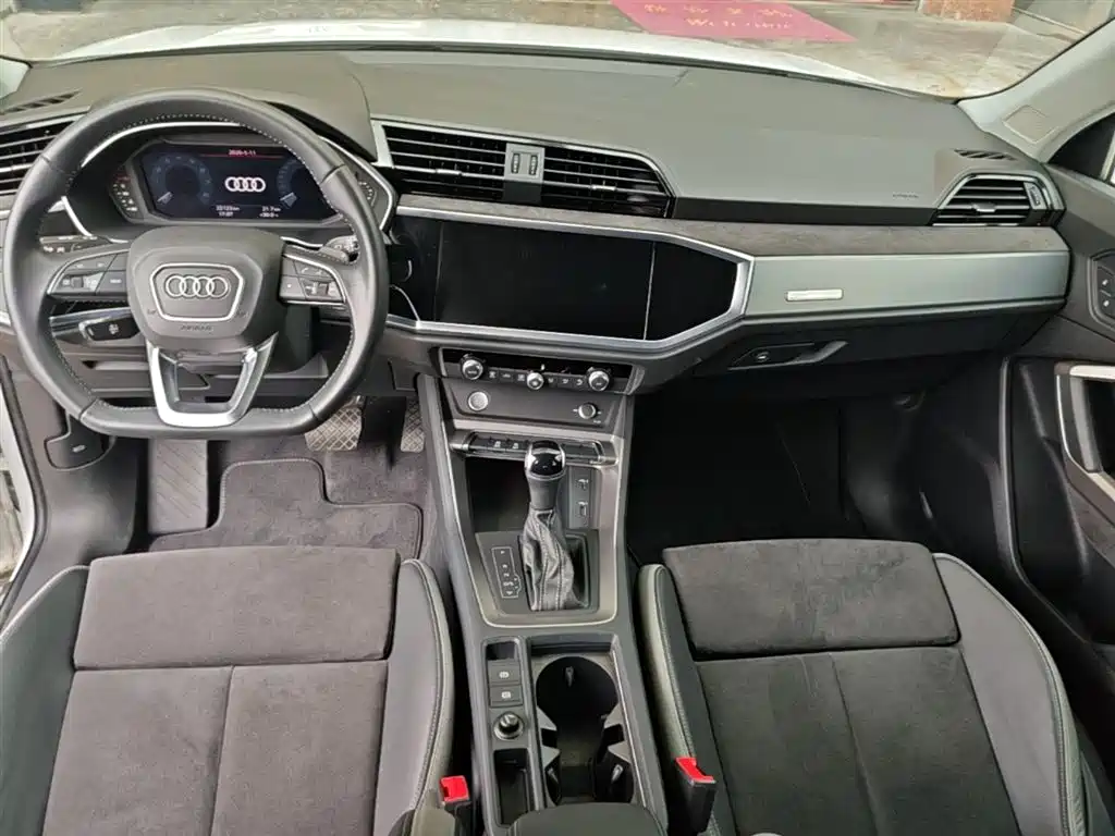 Audi Q3 — фото 10