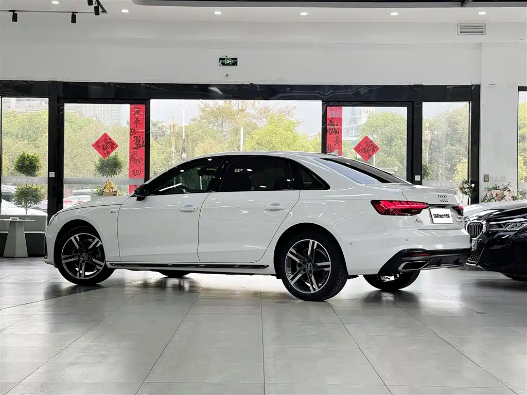 Audi A4L — фото 4