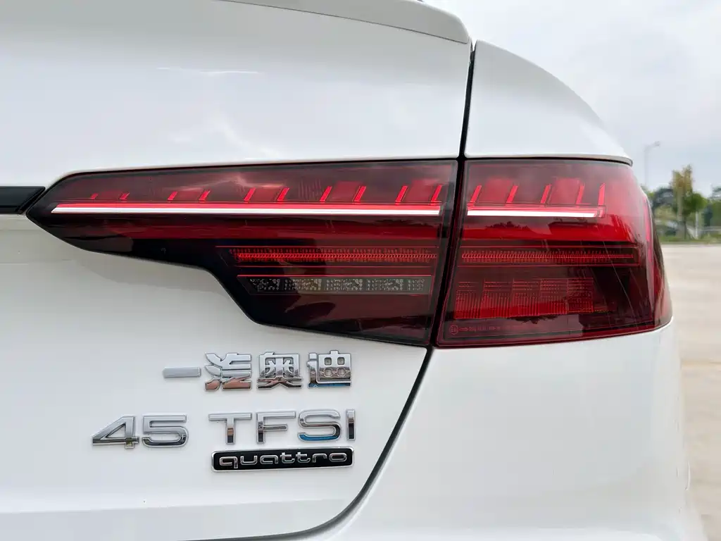 Audi A4L — фото 9