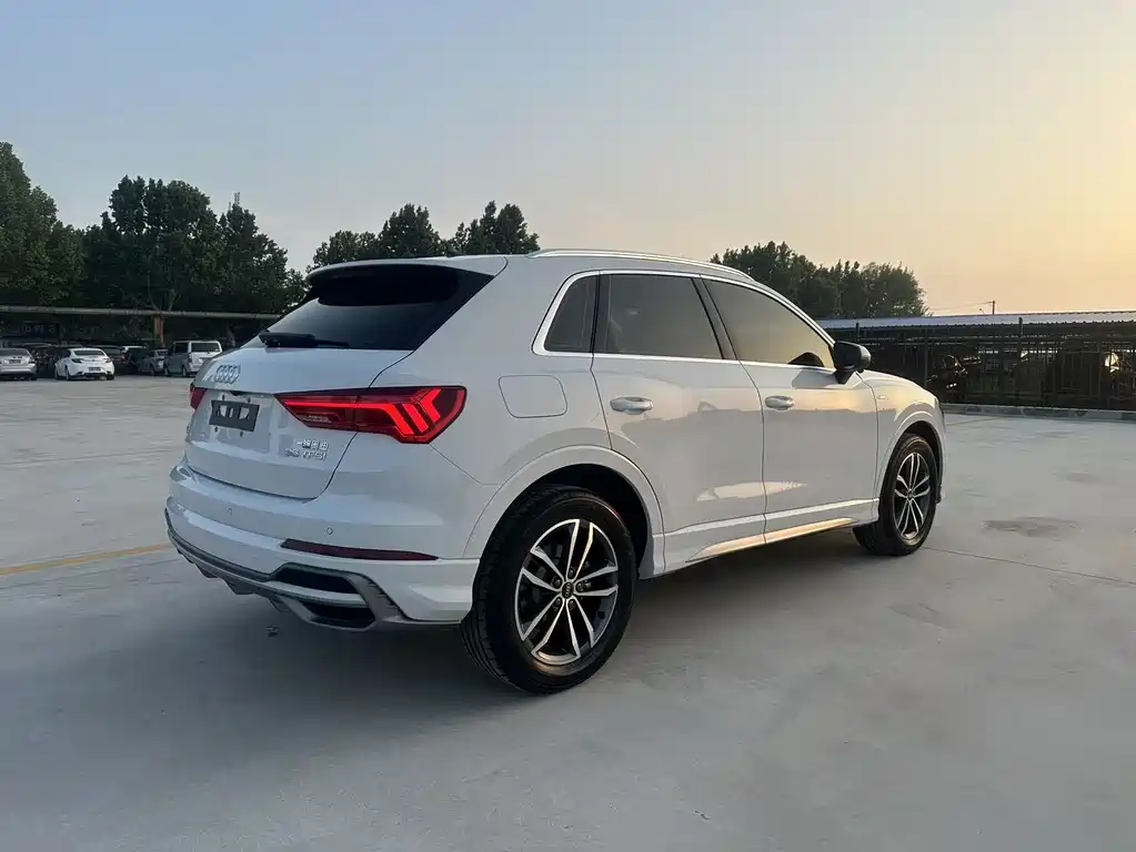 Audi Q3 — фото 5