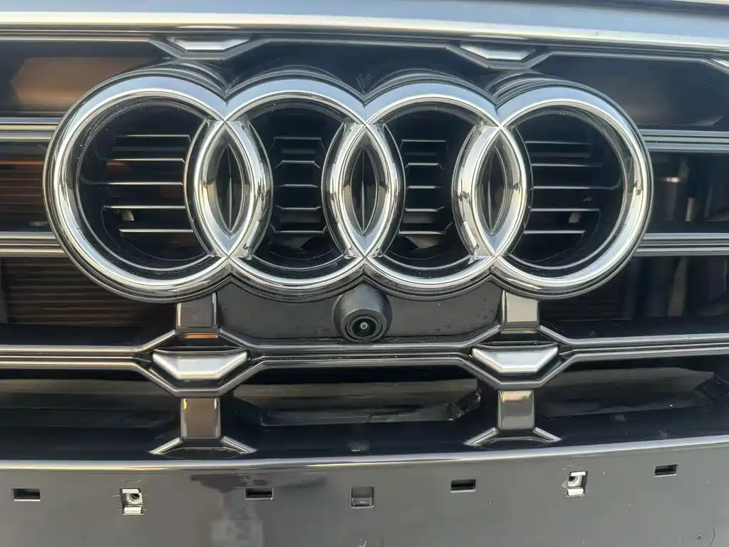 Audi Q3 — фото 8