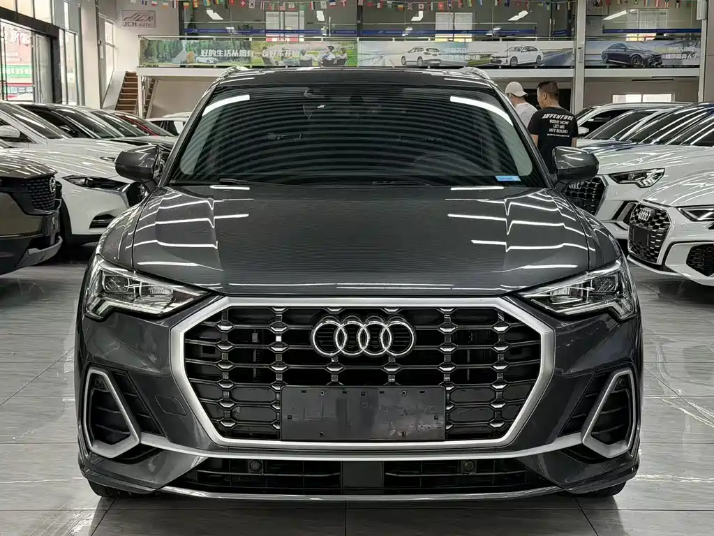 Audi Q3 — фото 3