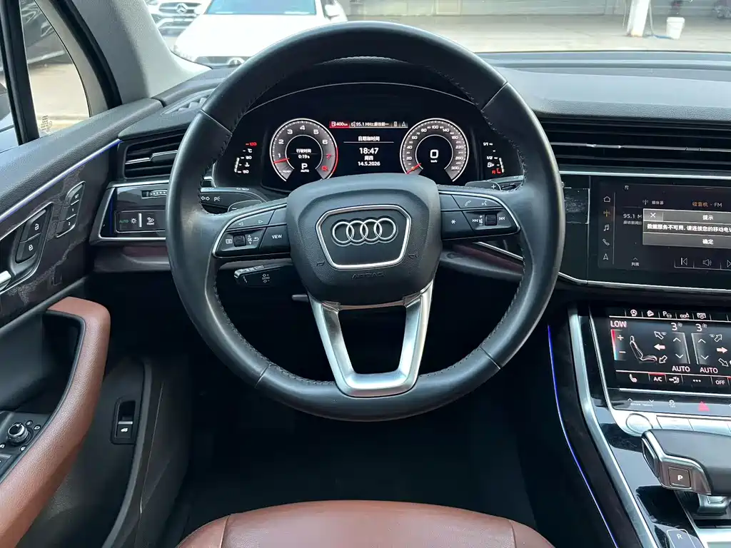 Audi Q7 — фото 6