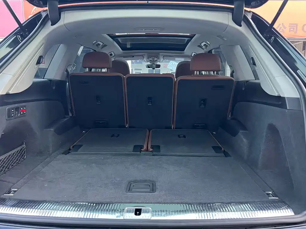 Audi Q7 — фото 8