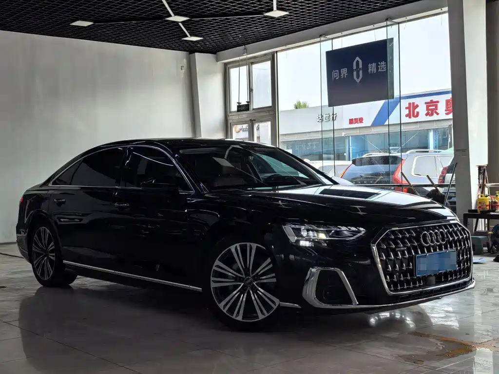 Audi A8 — фото 3