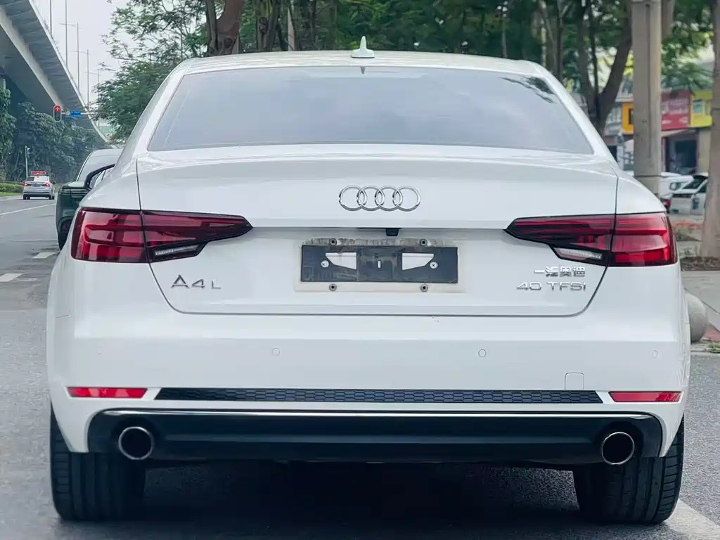 Audi A4L — фото 4