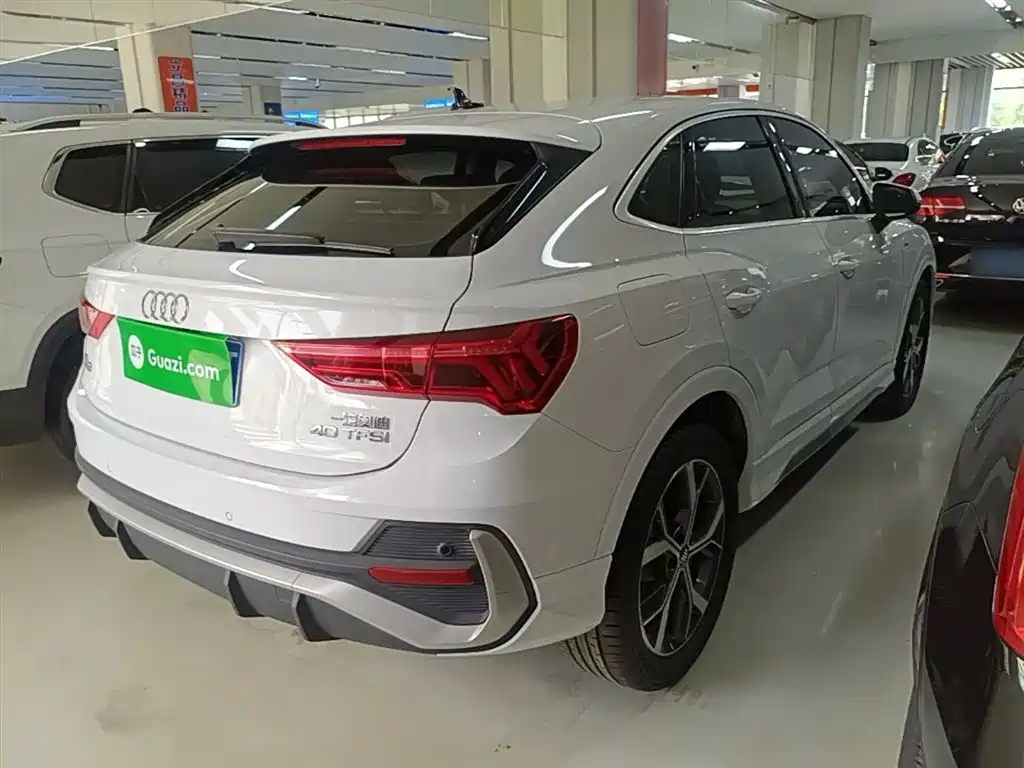 Audi Q3 Sportback — фото 7