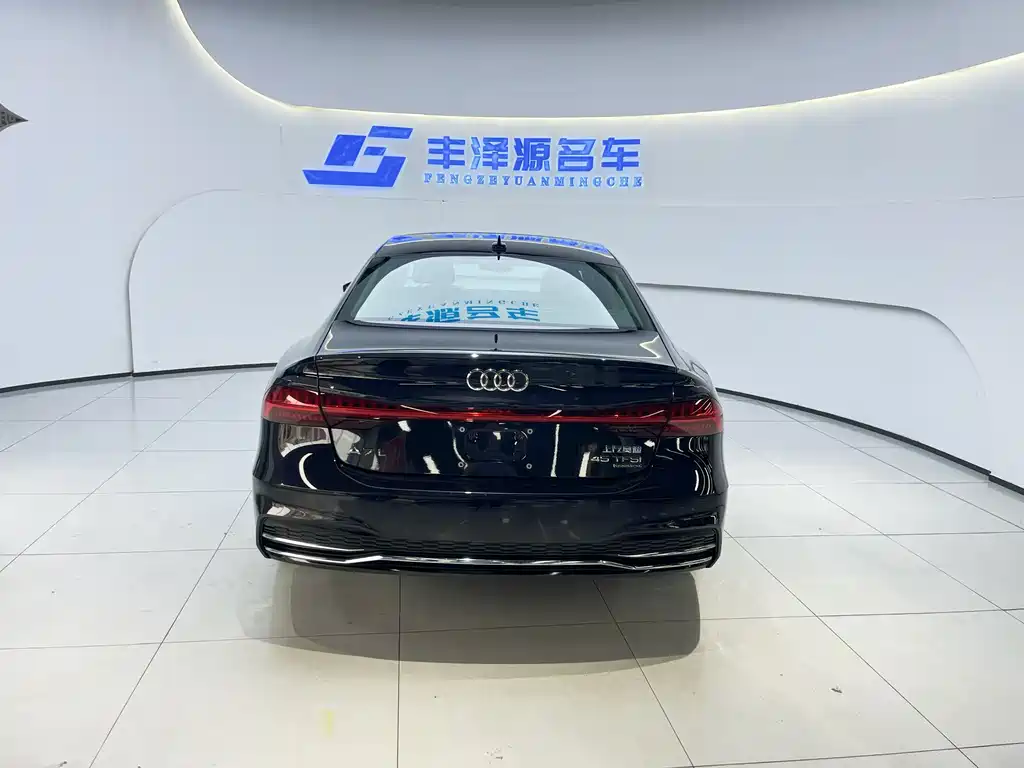 Audi A7L — фото 5