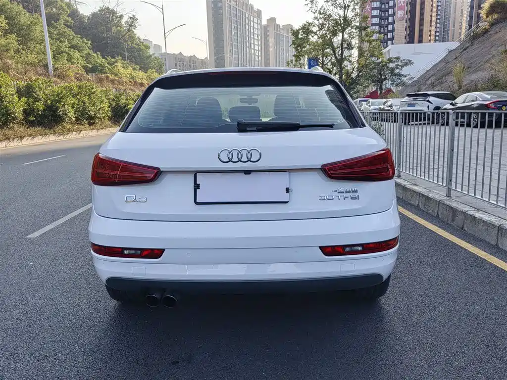 Audi Q3 — фото 25