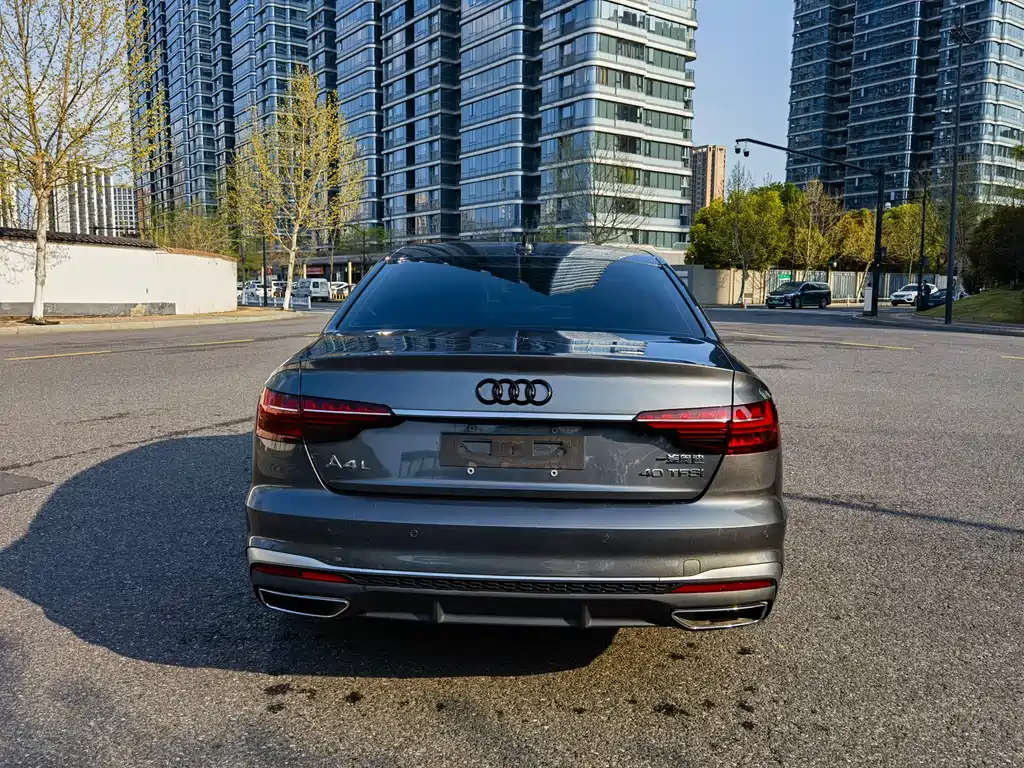 Audi A4L — фото 5