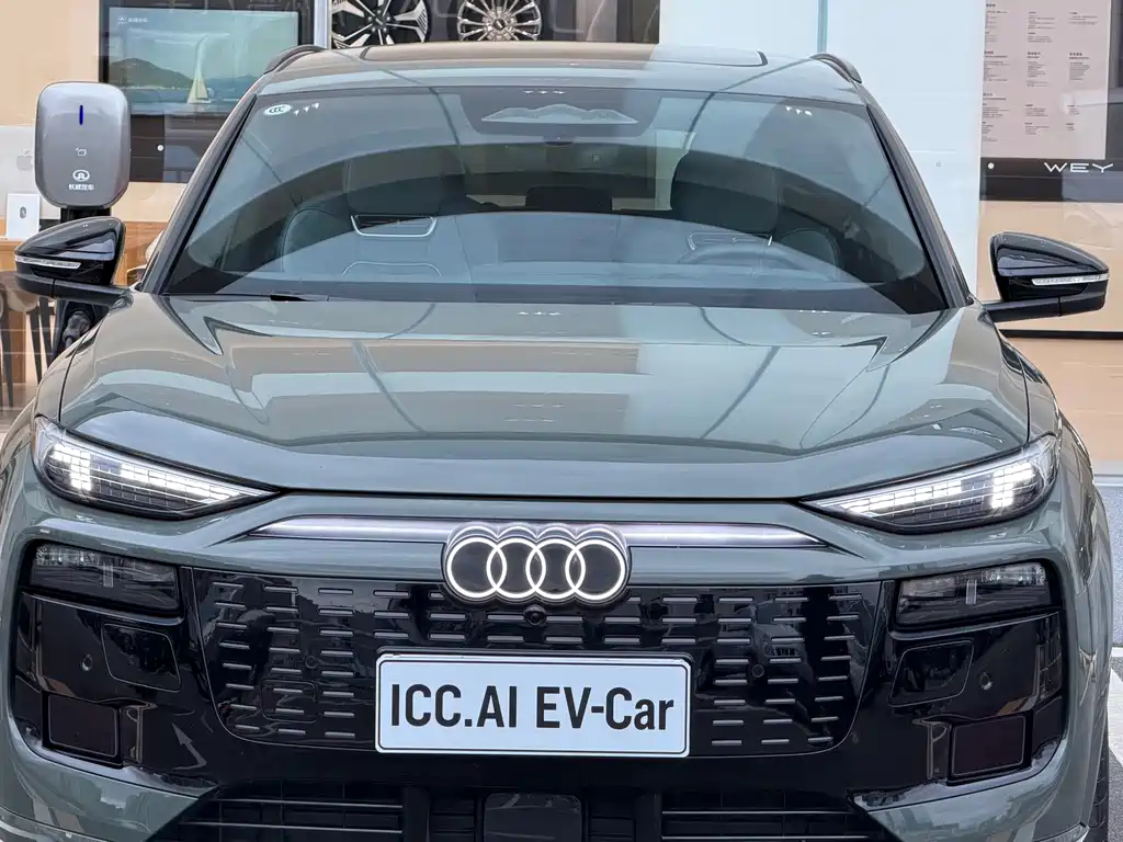 Audi Q6L e-tron — фото 3