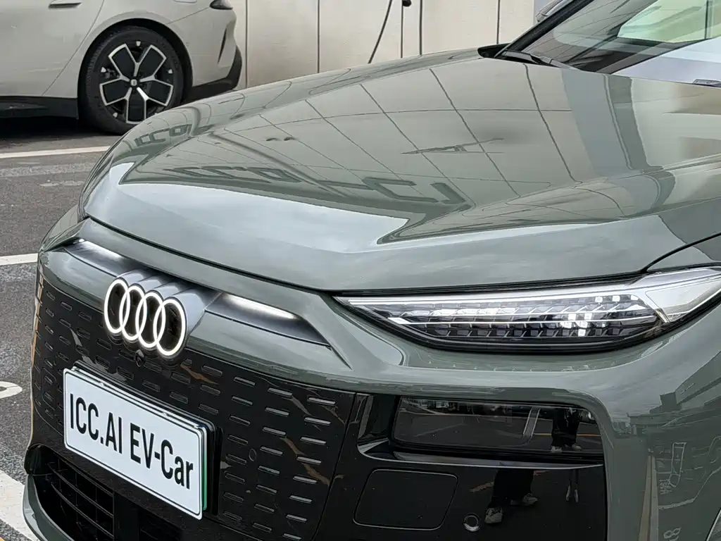 Audi Q6L e-tron — фото 4
