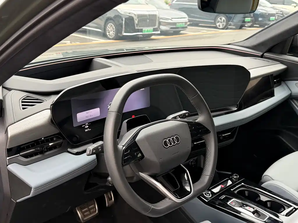 Audi Q6L e-tron — фото 9