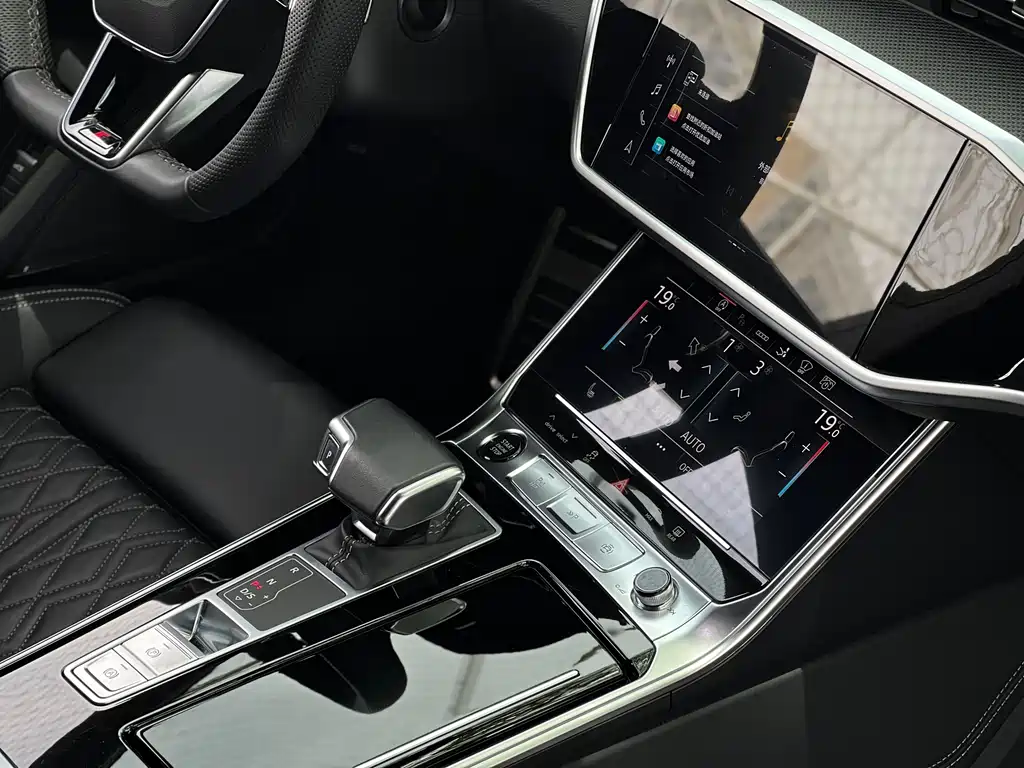 Audi A7 — фото 13