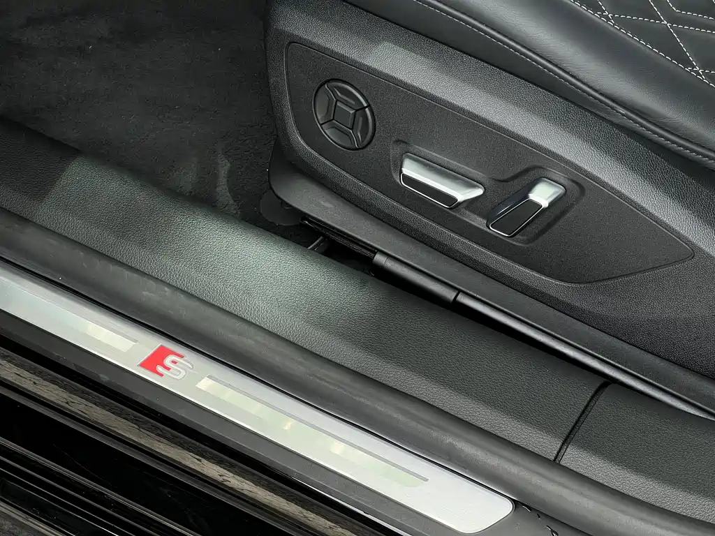 Audi A7 — фото 23