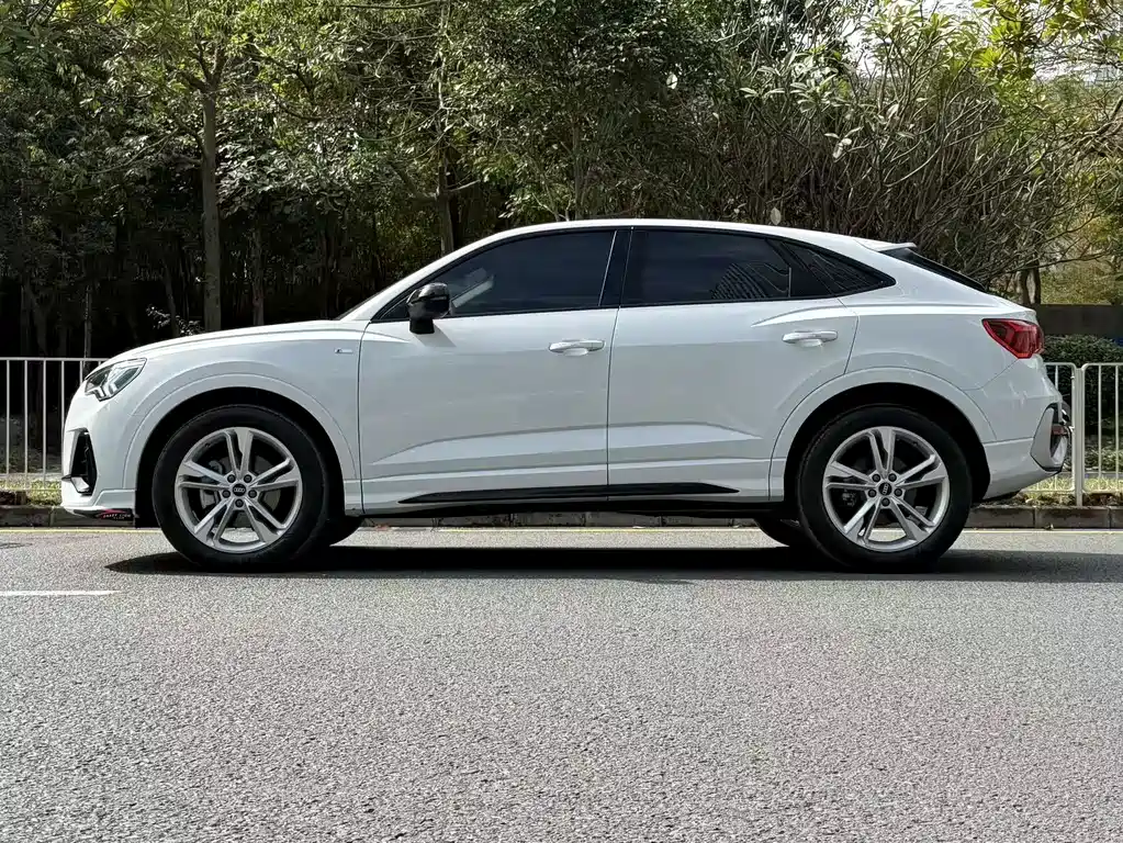 Audi Q3 Sportback — фото 4