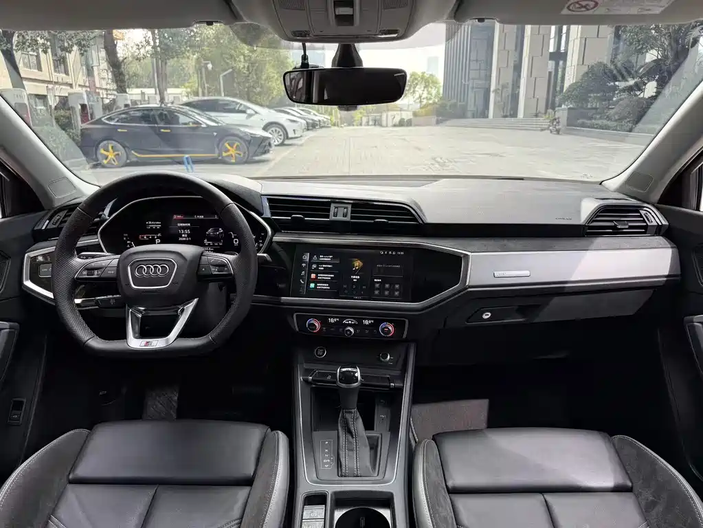 Audi Q3 Sportback — фото 6